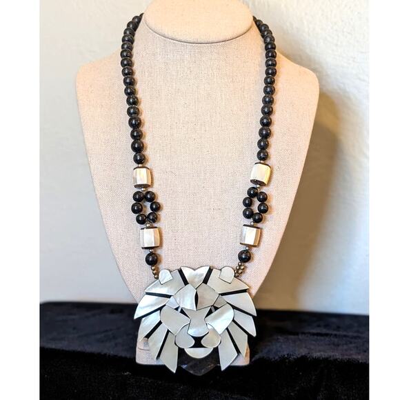 Lion Shell Inlay Lee Sands | Jewelry | Vintage Lee Sands Mother Of Pearl Shell Inlay ...